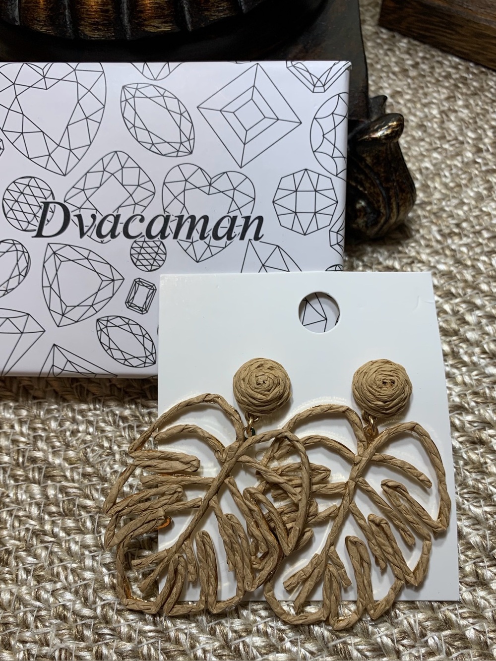 NWOT -DVACAMAN RAFFIA BROWN PALM LEAF EARRINGS